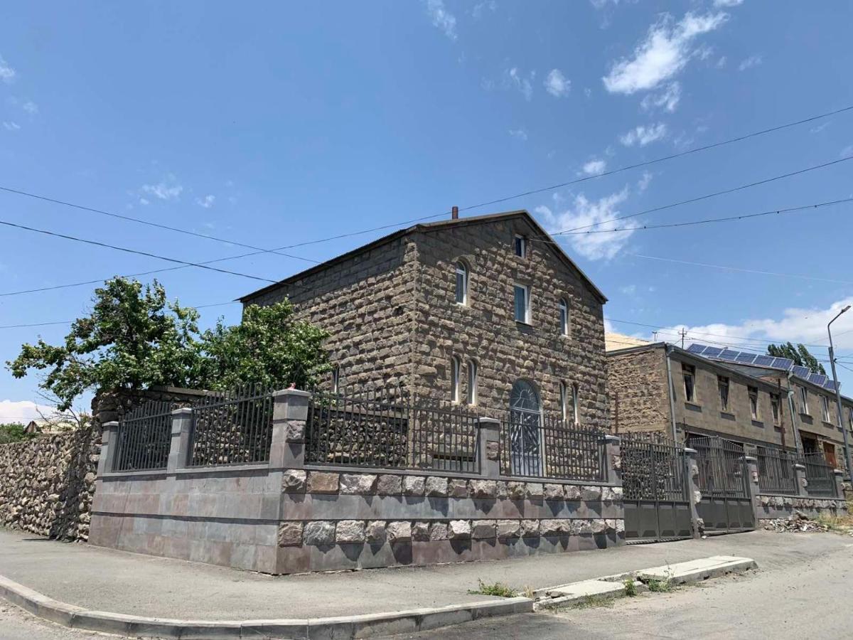 Hotel Mitane à Sisian Extérieur photo